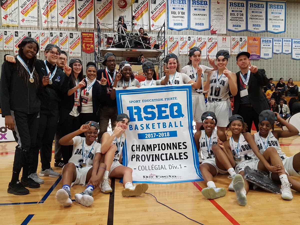 nboucher_rseq's tweet photo. Championnat provincial de basketball collégial division 1 - Félicitations aux Blues du Collège Dawson (@blues_dawson) qui remporte la medaille 🥇
@RSEQ1 #rseqbasket #chocomax #laitsgosport https://t.co/sOPhb7kCWS