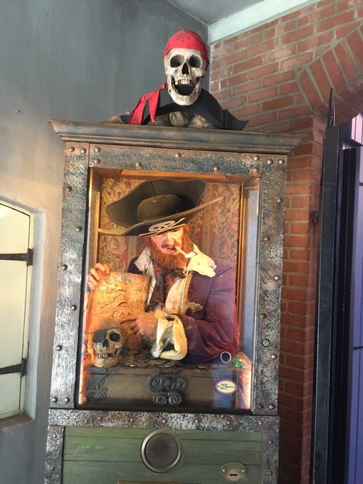 Soo Esmeralda is broken but the Jolly Roger isn&rsquo;t https://t.co/NgKgrNoMlR