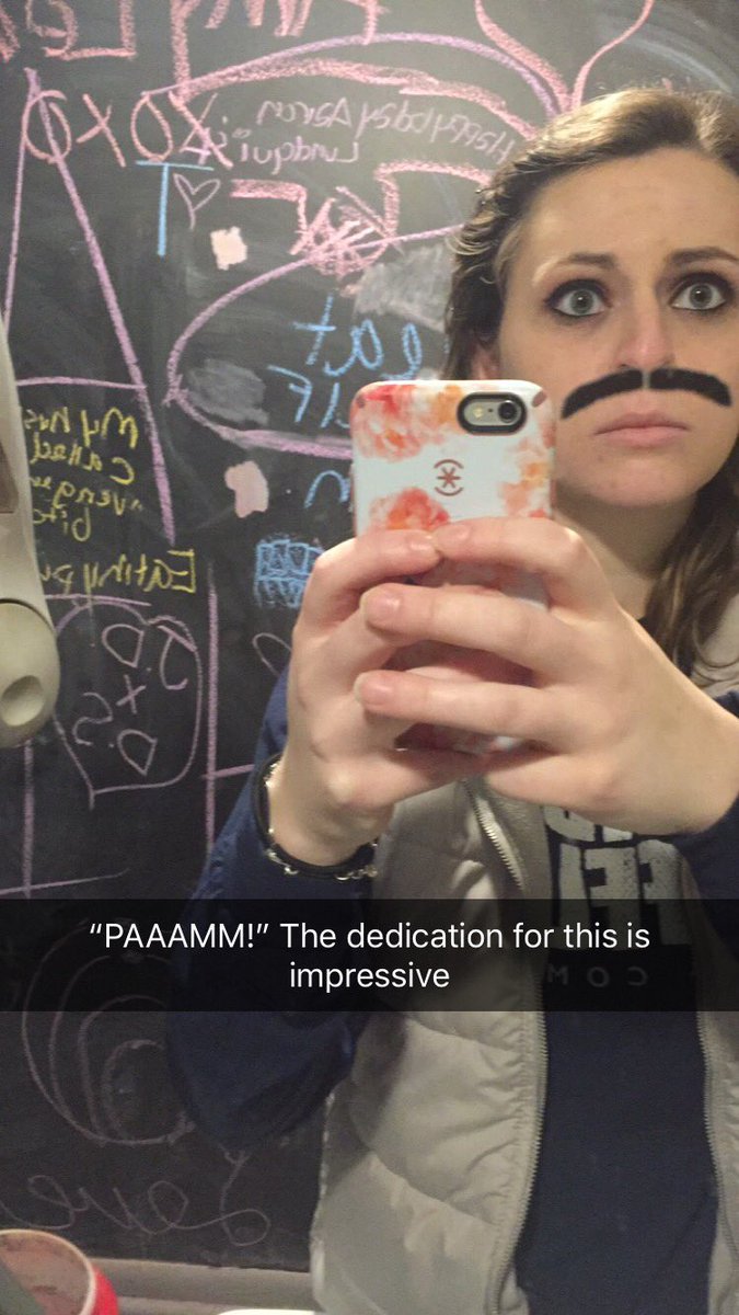 kspence94's tweet image. Evelyn’s goes all out for The Office Trivia. #BeetsByDre