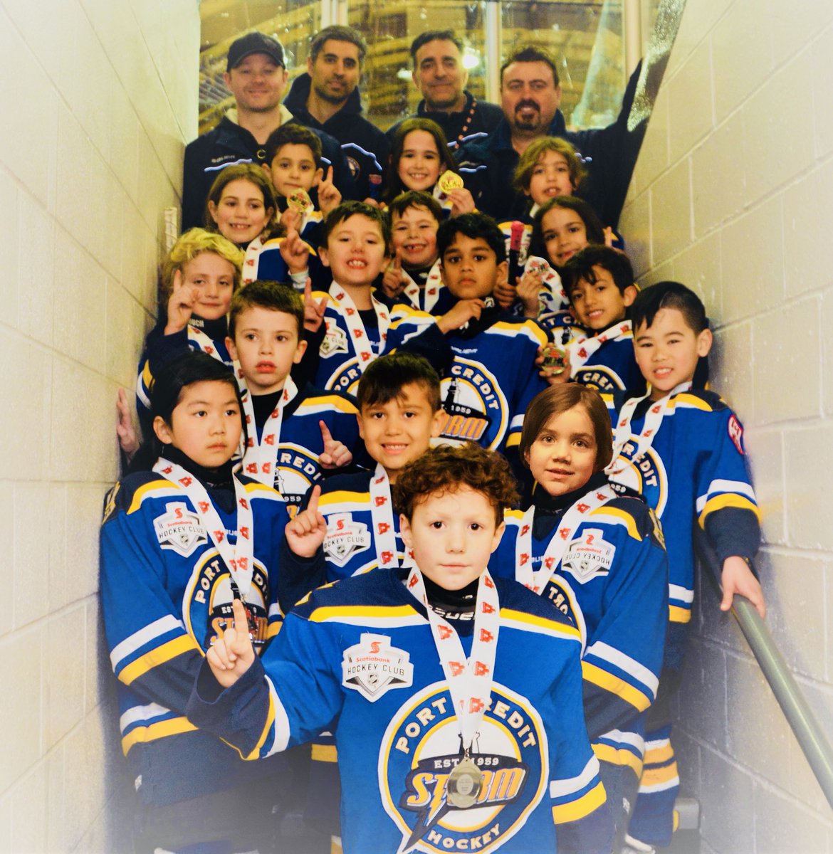 PC_Storm_Hockey's tweet photo. Congrats to PC022 Novice Green Season Champs. That’s how you do it! #gostormgo https://t.co/LqB9P8zmvX