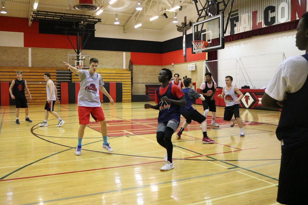 ignatius_bball's tweet photo. Getting ready to represent Northwestern Ontario #ofsaabound https://t.co/WMYxPr2S2L