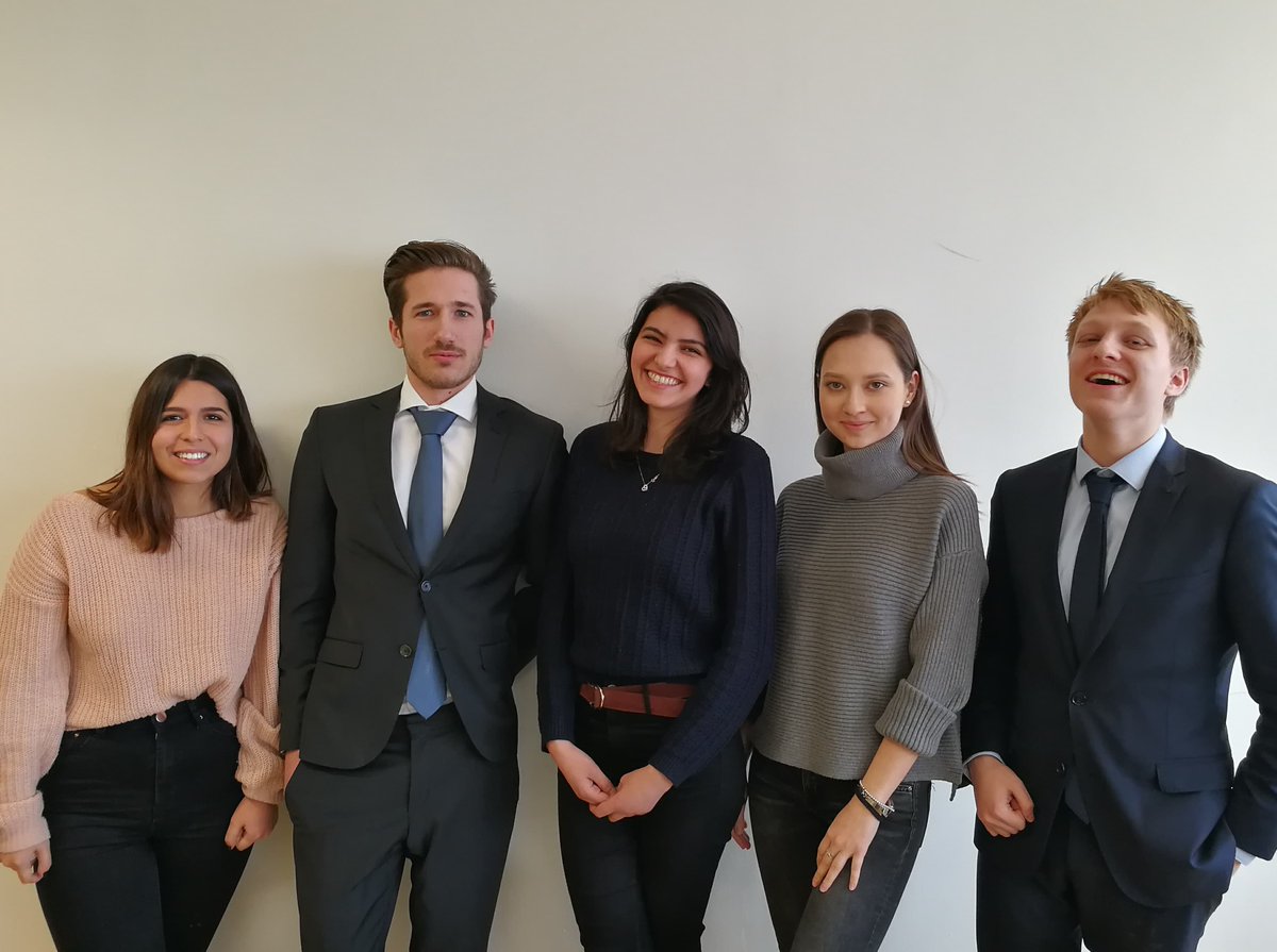 m2banquefinance's tweet photo. Pour sa deuxième participation au CFA Institute Research Challenge, l’équipe du Master 2 Banque-Finance de la Sorbonne est en finale France ! 🎉🎉🎉
Félicitations à eux, et bonne chance pour la finale France ! 🇲🇫️ 🏆#M2BF #CFA https://t.co/JFvYm0Jagl