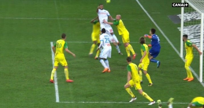 FrankMcCourtoff's tweet photo. Les Nantais qui se plaignent de l’arbitrage, j’aurais tout vu 🤷🏽‍♂️ #OMFCN https://t.co/POl5xtJOmf