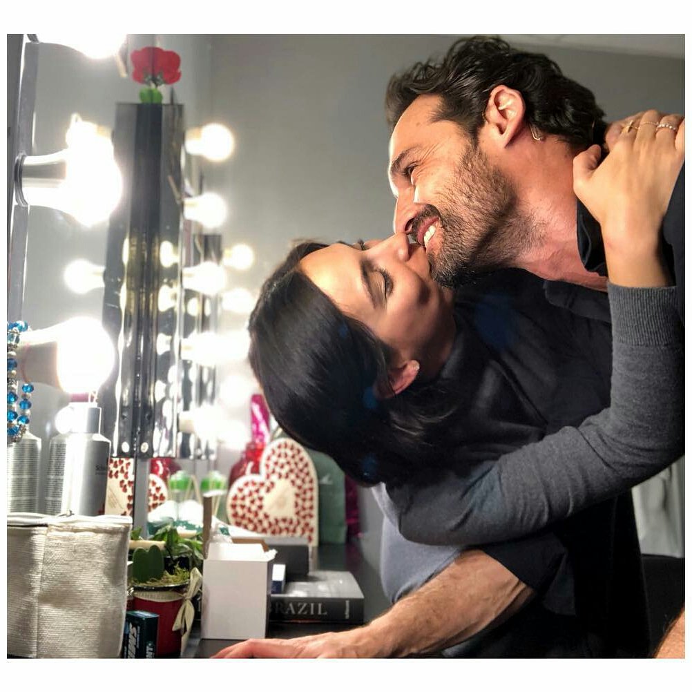 MundoBrecoBr's tweet photo. || 📸 Via IG @ivansanchezz_ ||

Después de tres semanas intensas y lleno de energía bonita de tanta gente que nos ha visitado en @elguardaespaldas_es ,ahora toca disfrutar 🤗✈️....♥️🐙 @anabreco #miboni #lomejorestaporvenir https://t.co/Cjbj0OBpzv