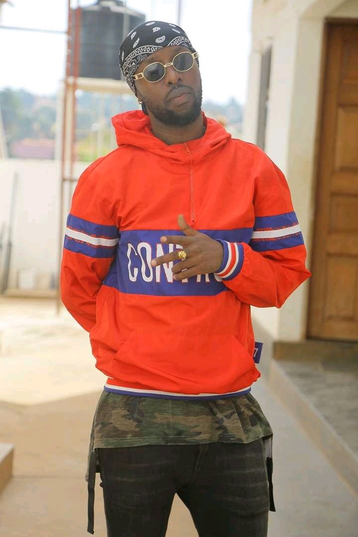boran_ug's tweet photo. #KCA #FavAfricanStarEddyKenzo https://t.co/6kDZMbEW0A
