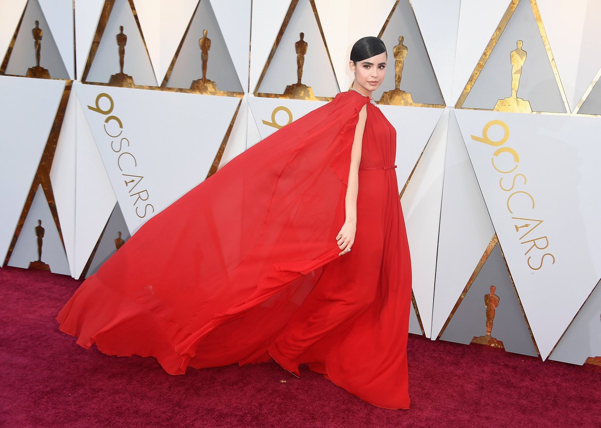 extratv's tweet photo. The #Oscars red carpet is getting underway! @sofiacarson is serving up the glam with this gown! https://t.co/0qoFzqJHmY https://t.co/glg2tewMjI