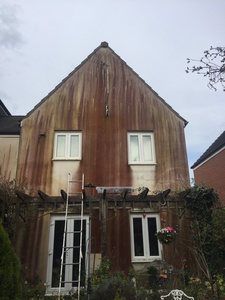 a_cleaner_ext's tweet photo. More render cleaning in shepton mallet . Covered in Trentepohlia( red algae ) . Best to catch when you first starting seeing it . This can save on time and money . https://t.co/P8CDWsOLaK