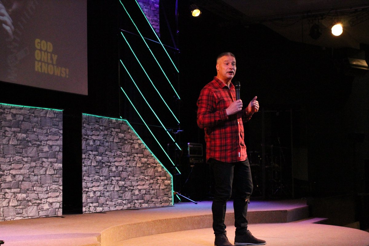 BreatheNewLife_'s tweet photo. We want to say a huge thank you to Mark Ritchie for being with us for 2 events today. We hope you enjoyed his comedy show, and were as challenged by his preach as we were! #MarkRitchie #GodOnlyKnows #BreatheCityChurch https://t.co/r59sreWup1