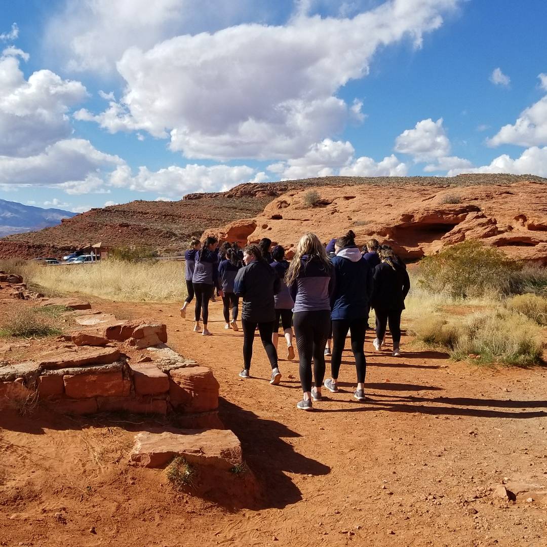 ndnusoftball's tweet photo. And we out! Tough weekend but now time to head home. #dixierock #NDNUSoftball #team #family https://t.co/PqFxsxAwuj