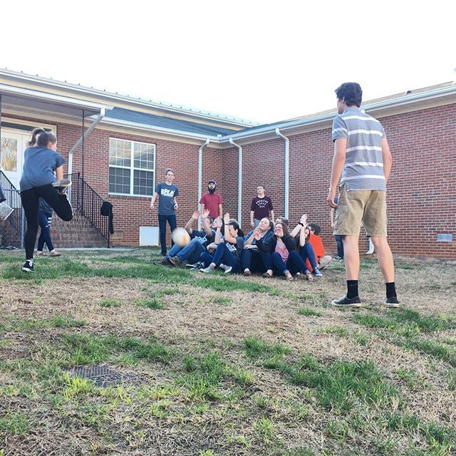 Corinthteens's tweet photo. #killball tonight!! Love this weather!! https://t.co/9Xb5pmZYSA https://t.co/UwG03pEdTX