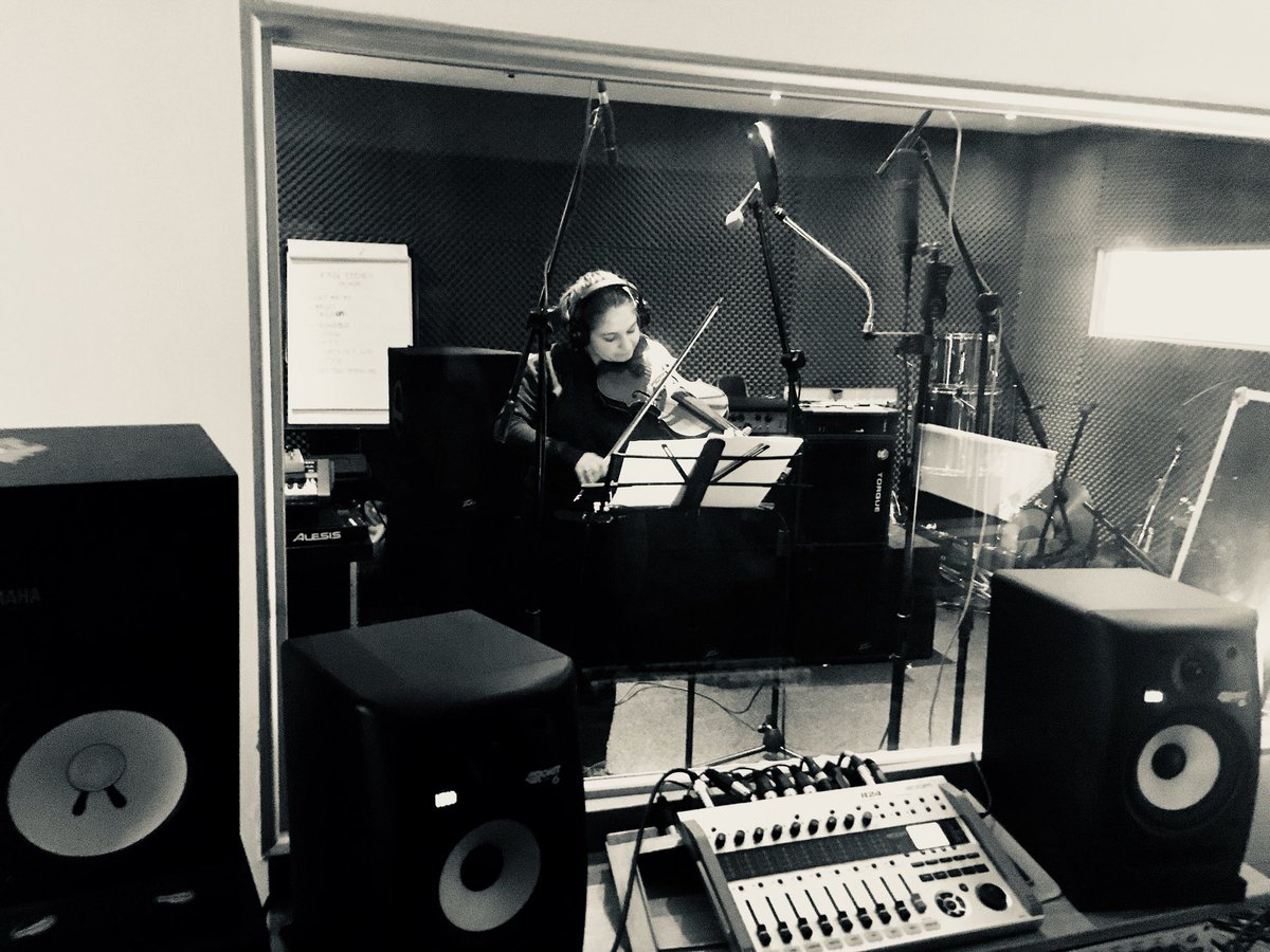 TheHumerusBand's tweet photo. #recording Gemma’s awesome #song #today @RSN_Studios #canningtown #eastlondon #recordingstudio #record #music great work @E13_Music @theldnsessions @PMJ_Arts https://t.co/e3GxG3stNc
