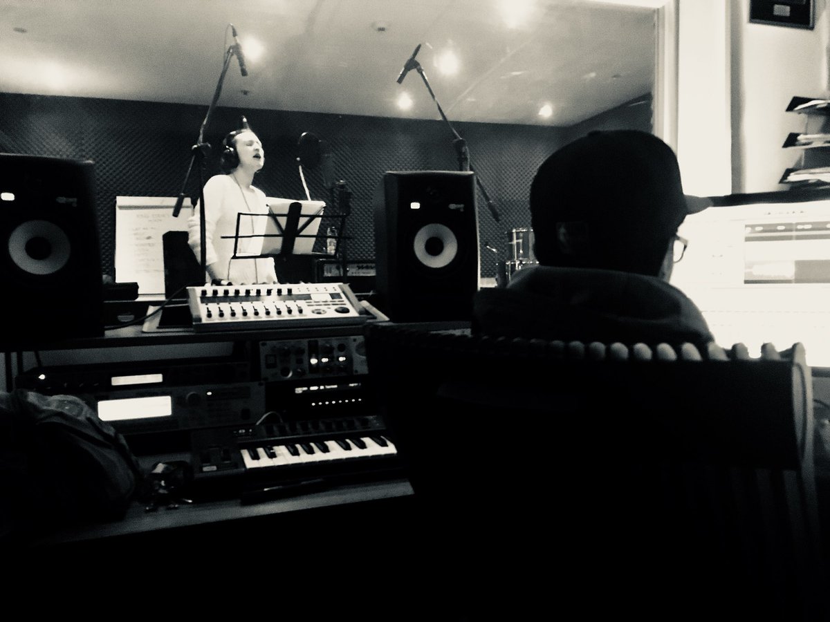 #recording Gemma’s awesome #song #today @RSN_Studios #canningtown #eastlondon #recordingstudio #record #music great work <a href="/E13_Music/">Dalitso 'Del' Sajiwandani 💙</a> <a href="/theldnsessions/">Elisa P.</a> <a href="/PMJ_Arts/">Paul Michael Jones</a>