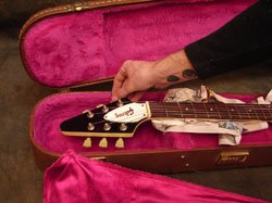 Need to know how to pack an electric guitar? Here's some sound advice: ow.ly/zDht30hZPzE