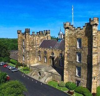 ATravellersV's tweet photo. Big raffle for..... 
3 nights and breakfast in a #castle, 2 full days and an evening playing #DND 
A 5 course Elizabethan banquet! 
Go to the FB group for more info! 

https://t.co/QXOhWiMybg

#atravellersventure #raffle #dungeonsanddragons
#tabletopgames #dndevents #events #win https://t.co/kvdUCmGOV3