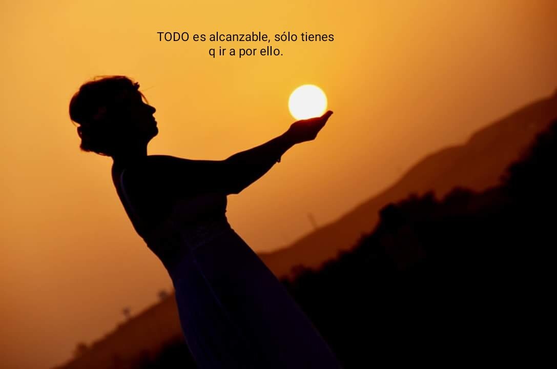 mujerdehoy_Vir's tweet photo. Nunca decaigas.Tienes derecho a llorar,a esconderte,a tener miedo.Tienes derecho.Pero no entres en las penumbras de la pena.Ahí no!Te #levantas te secas las lágrimas y te prometo q si no te rindes y buscas, encontraras la salida.
Lucharteharábien.🙌Siii! https://t.co/aTDi5qQ8fi