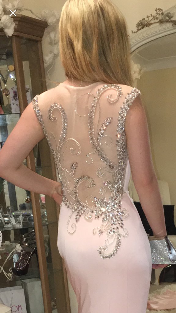 #prom #promgowns #Staffordshire Y11 girls #prom2k18 <a href="/DynastyUK/">DynastyLondon</a> available <a href="/thepromroom/">Debbie Hughes</a> #thepromdressingroom by appointment call/text 07970978363 for availability