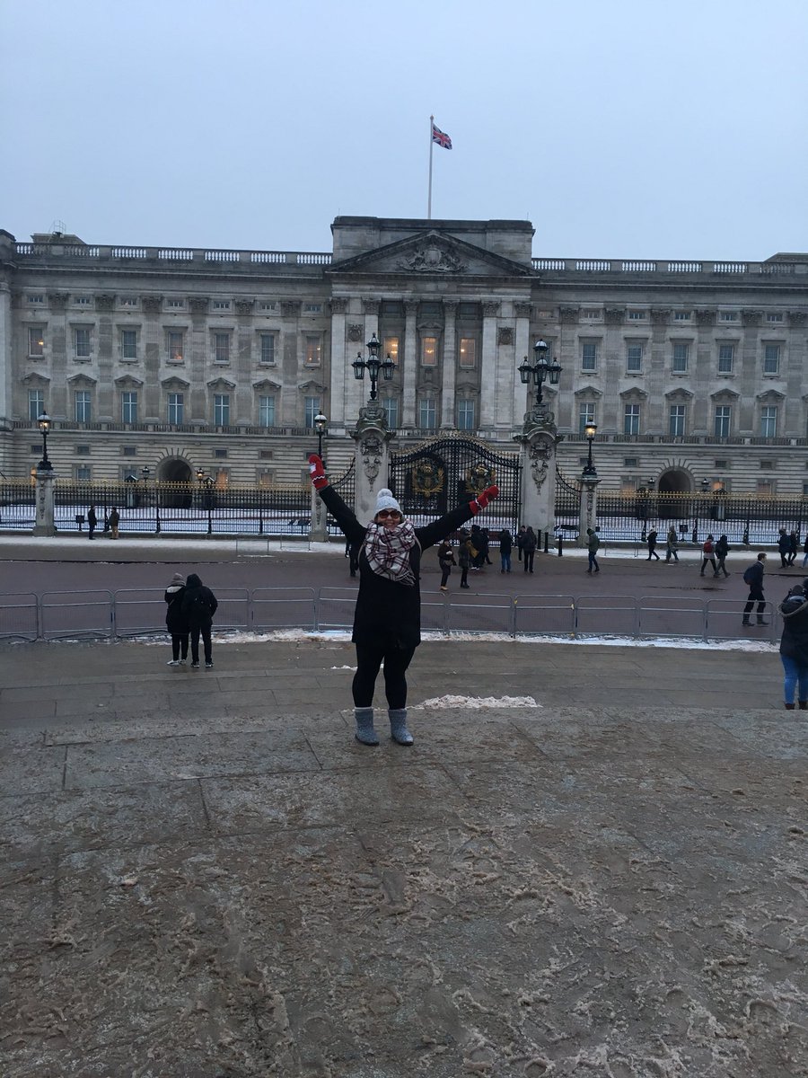 brenash_xo's tweet photo. A few more days left in London  feel like I am leaving half of me behind. ❤️🇬🇧 #LoveLondon #vacation  #areason #aseason #alifetime https://t.co/LOjWqs3PB8