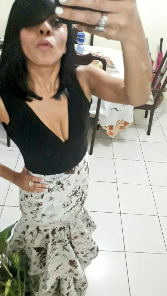 SuyiHenriquez's tweet photo. Pico, vestido y nari 😌 #Bodamode https://t.co/QjZGqG7n2P
