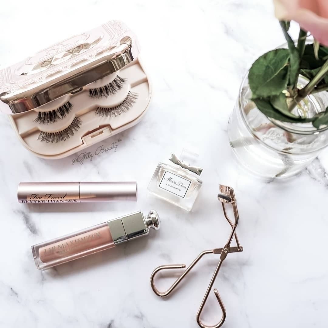 Tonight it's the #Oscars! On top of honouring the best movies of the year, we can't wait to see all of the beauty looks that the stars will be wearing. 📸<a href="/glitzbsocial/">Glitz Beauty</a>