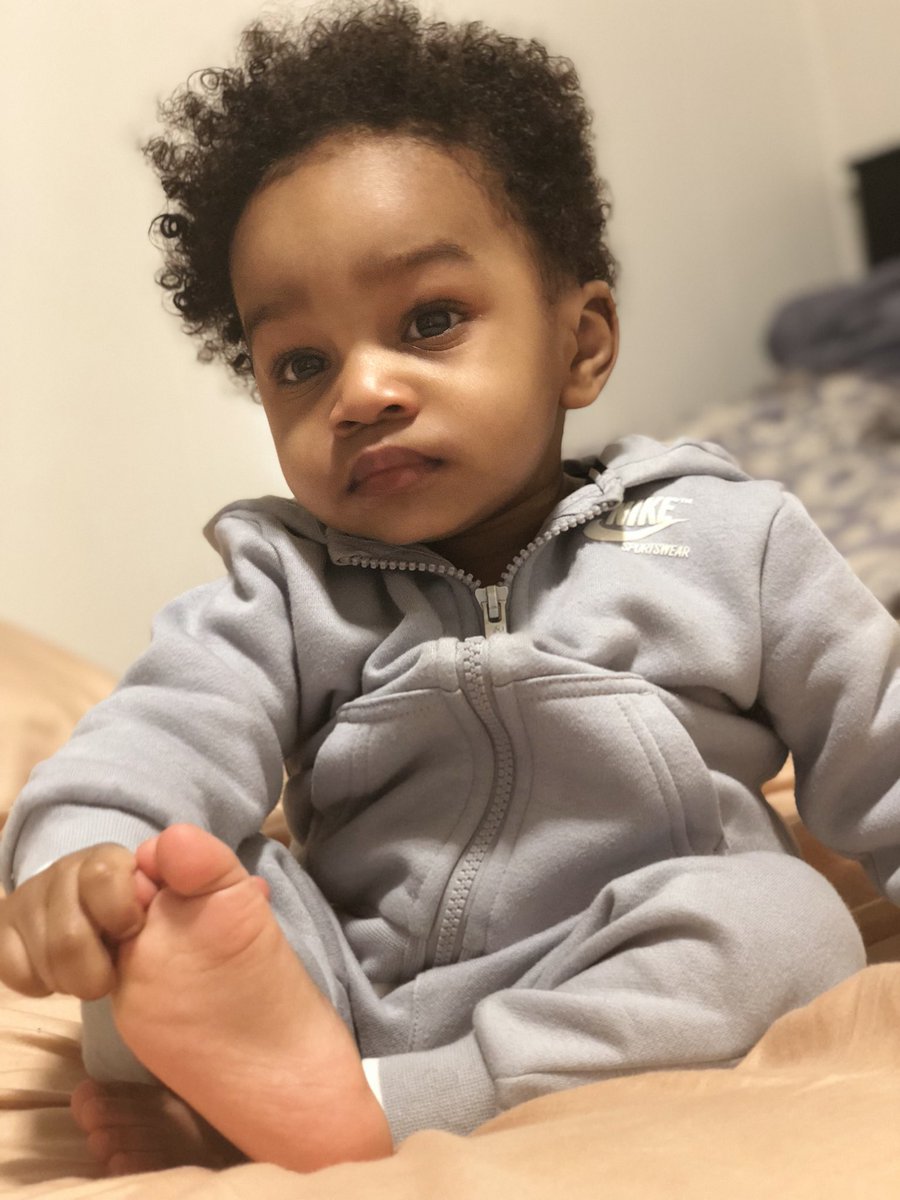 NavanaLee's tweet photo. Young Jon Snow ❤️👶🏽 https://t.co/icqDZFY6Lj