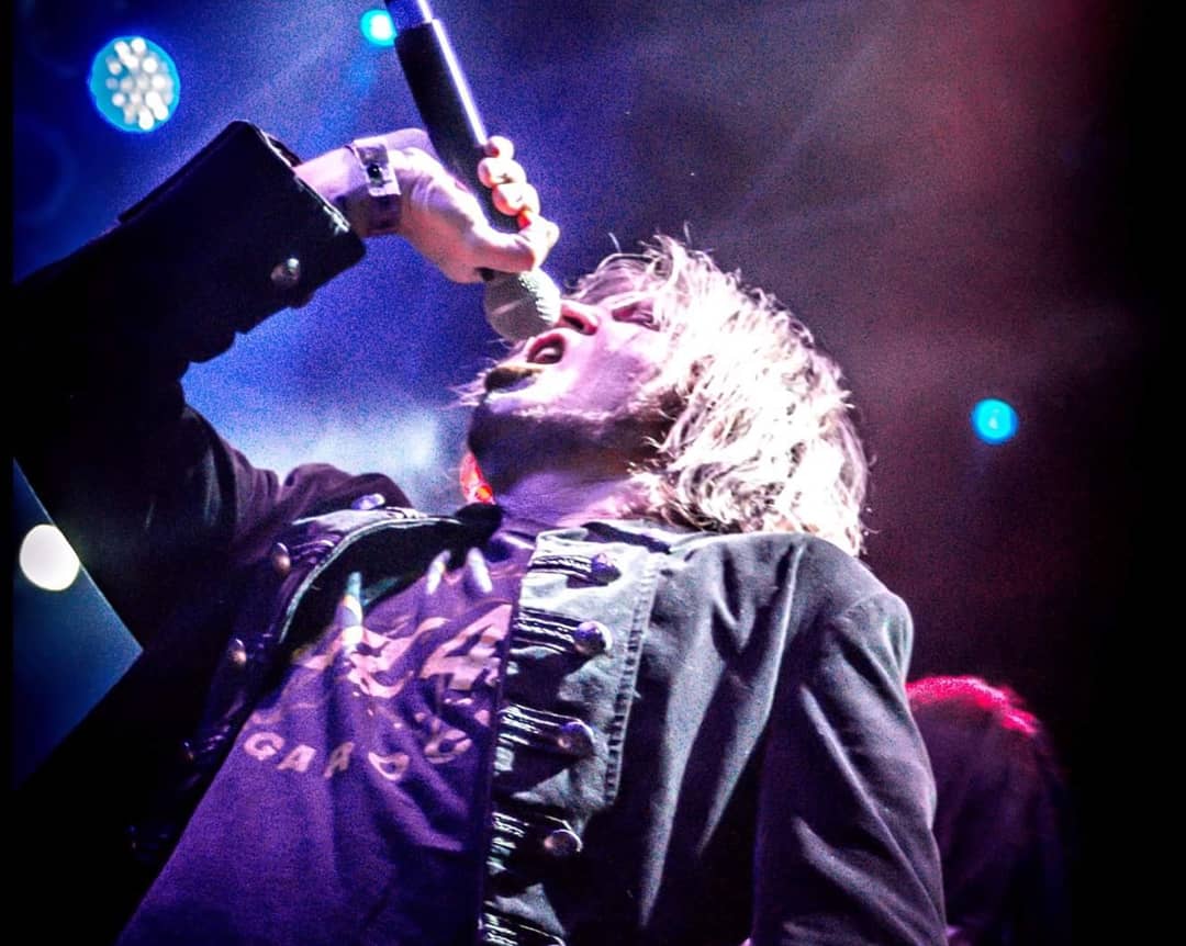 DruJaxin's tweet photo. Wanted to check in with y'all and let you know its officially been 3 months since I've had a drink. One of the toughest things I've done in awhile, but well worth the effort! 

Peace &amp; Love ☮️❤️ 

#coldturkey #selfcontrol #powereless #higherpower #honest #thankful #lucky https://t.co/ID1stu54uG