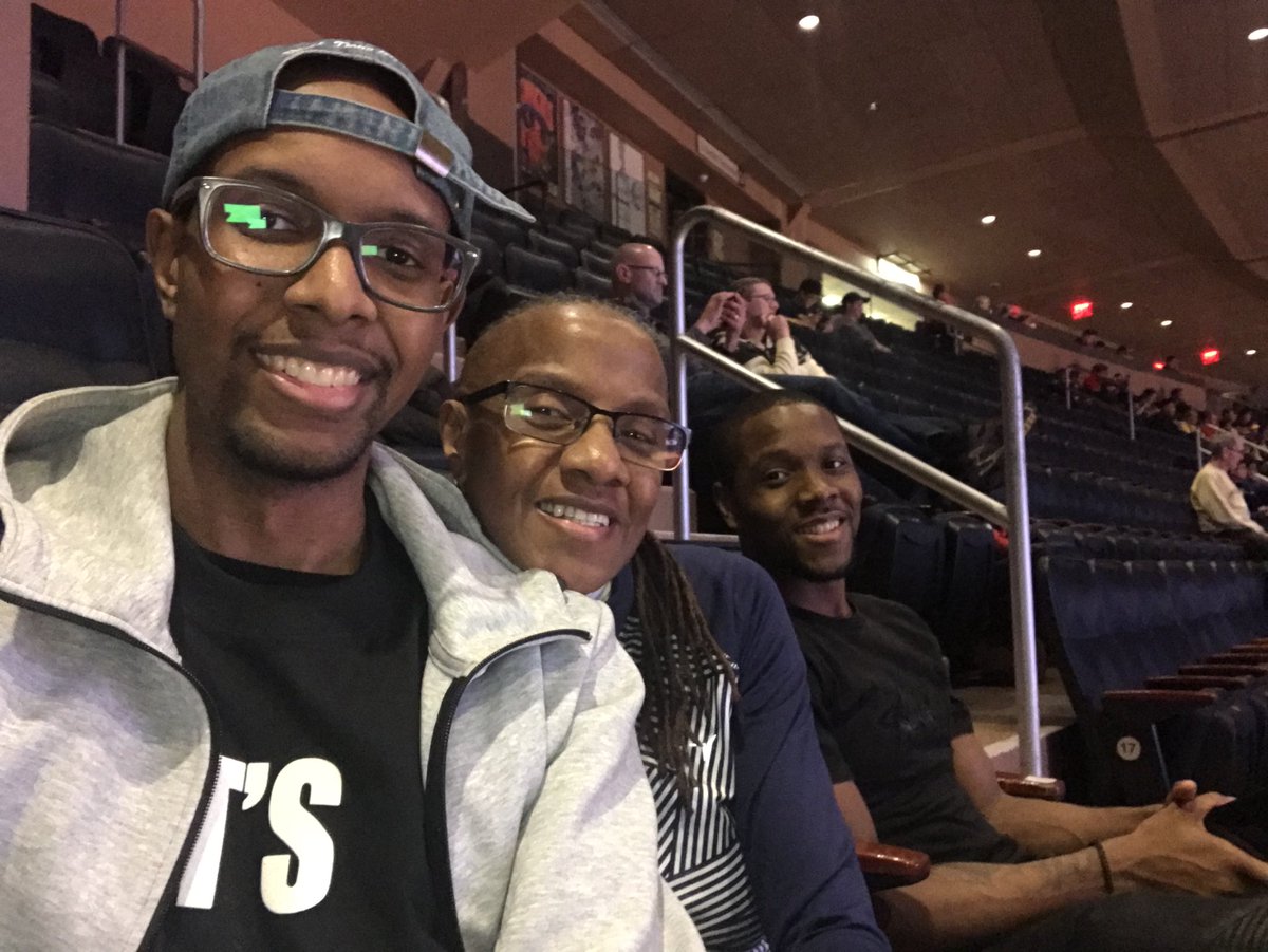 CInce_Visuals's tweet image. Michigan V. Perdue with the fam! 💙 #B1GatMSG