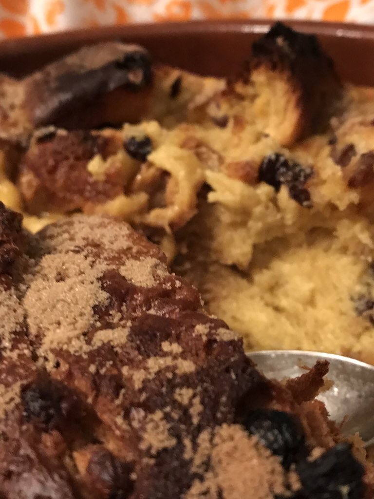whatracheldoes's tweet photo. @BakeryPortreath @WarrensButchers @artofwinetruro Oh my! And 8 @steweeggs were used in its making #properpudding https://t.co/ziLiEelFNS