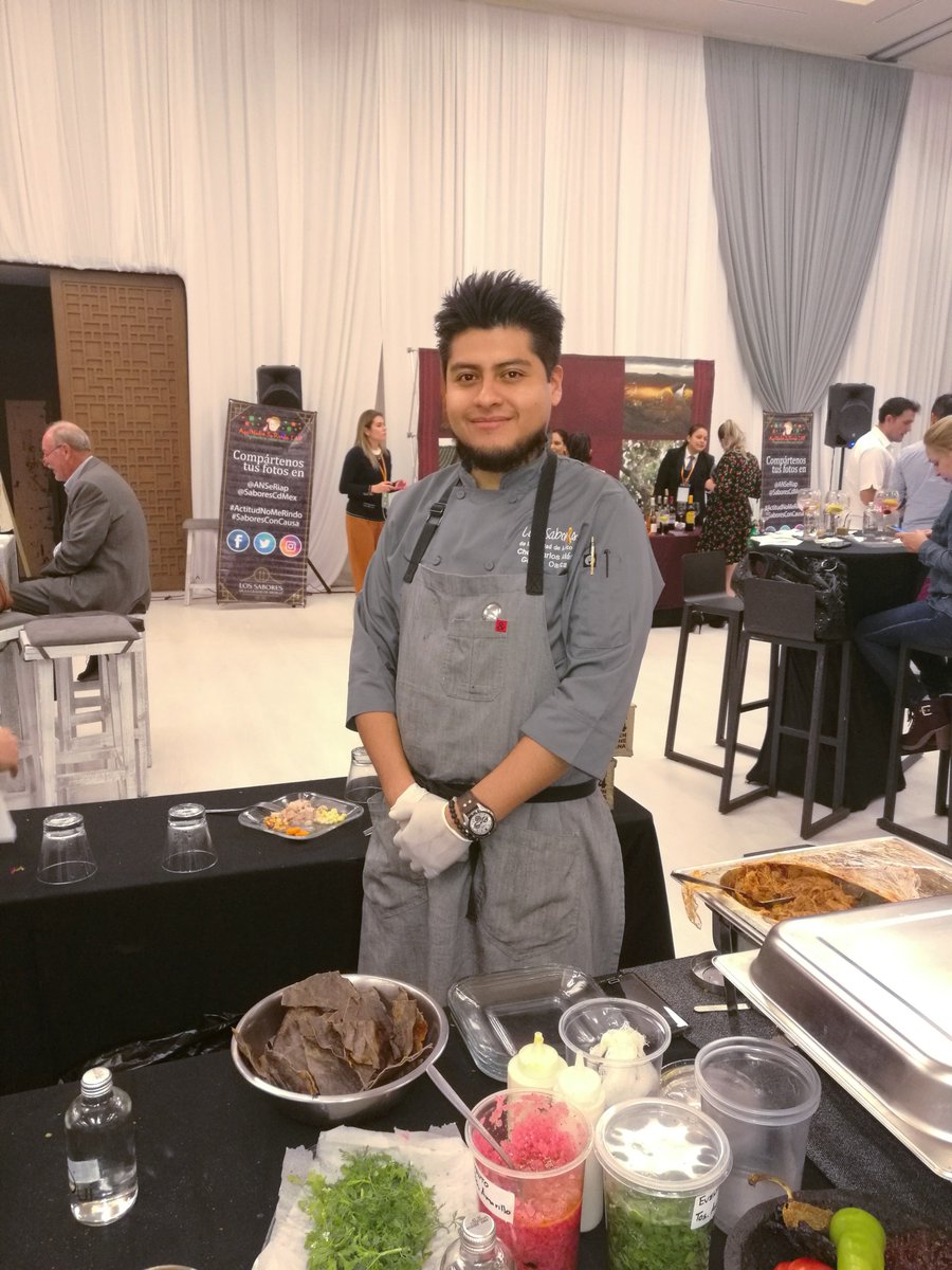 chefworksmx's tweet photo. gracias por apoyar una gran causa @ANSeRiap @SaboresCdMex https://t.co/AjP3OjtPOI