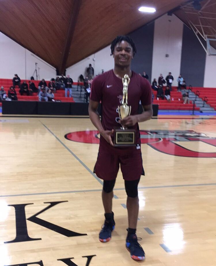 WrightWaySkills's tweet photo. 4 yrs ago I started @ DxSF a young program w/ no post-season play &amp; 8 wins in a season. We started w/ 4 guys @ tryouts. 4 yrs later we’ve earned 3 tournament appearances &amp; today our guys played their hearts out to win the 1st boys’ basketball championship in DxSF history. #Proud https://t.co/yt0kWuPiXq