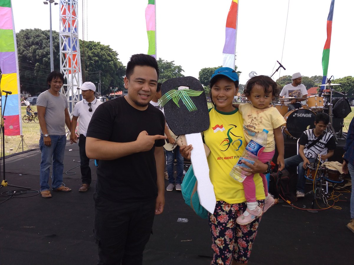 MustOne11's tweet photo. Perform dan Jumpa Fans Must_one  bersama alumni UVN Di jogjakarta di Alun Alun Utara Keraton Jogja... https://t.co/yoLcw3k7AG