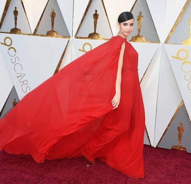 hallyluke's tweet photo. can't get over this valli. lil red riding hood goes 2 hollywood ❤️❤️ #GiambattistaValli #Oscars2018 #redcarpet #bno #tfsfashiondesign #chiffoncape #maximumdrama https://t.co/H4EjaxyyS2