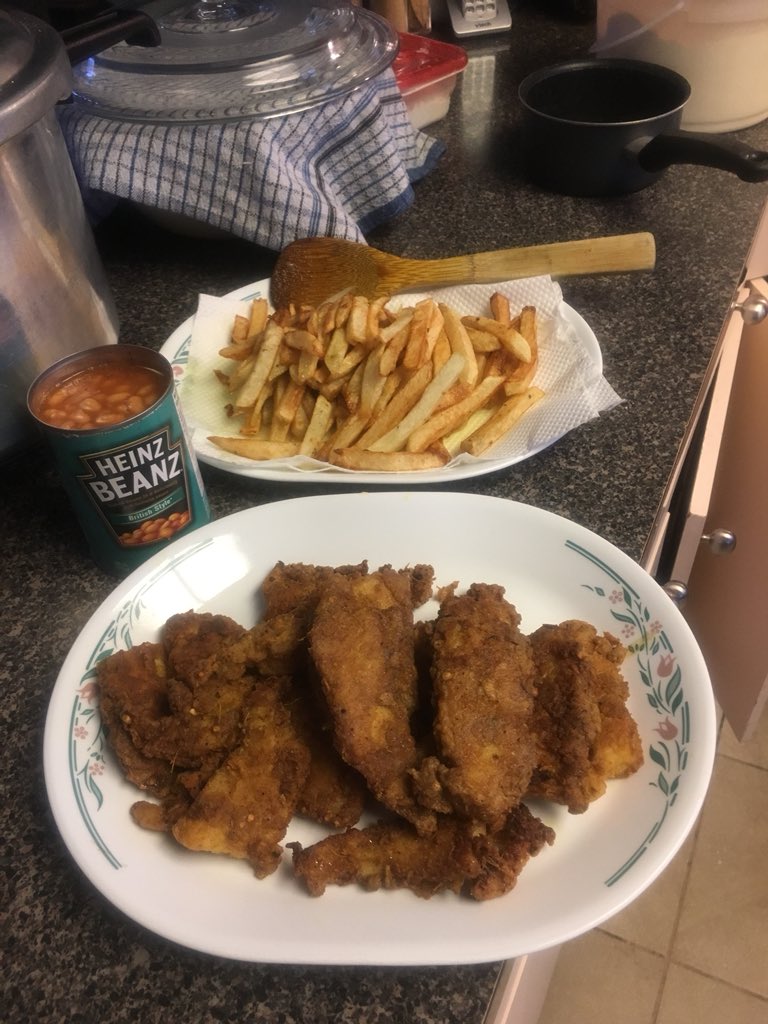 SalimPatel92's tweet photo. My first attempt at making home-made Fish & Chips.
I didn’t do everything. But I did peel and cut up the potatoes and heated up the baked beans 😀. Tasted delicious by the way.
#ChefSalim #SalimsKitchen #FinallyDomesticated 😉 https://t.co/mCRSi9qmrB