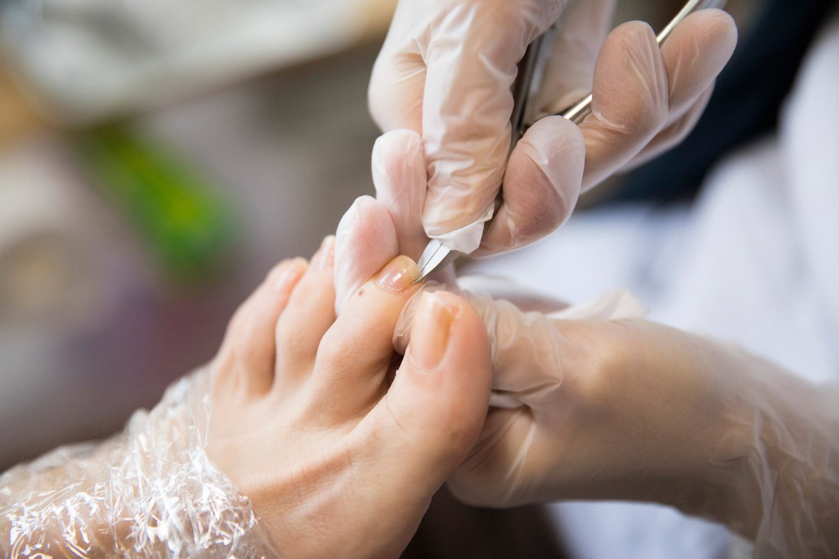 Honda Smile Mission ルーシーより アシモト 足元 からピッカピカライト スマイルーシー 宮崎県 都城市 足の爪切り専門店 アシモトライト 爪切り 足爪切り 地域おこし協力隊 スマイルミッション スマイルーシー プチェコ 情熱