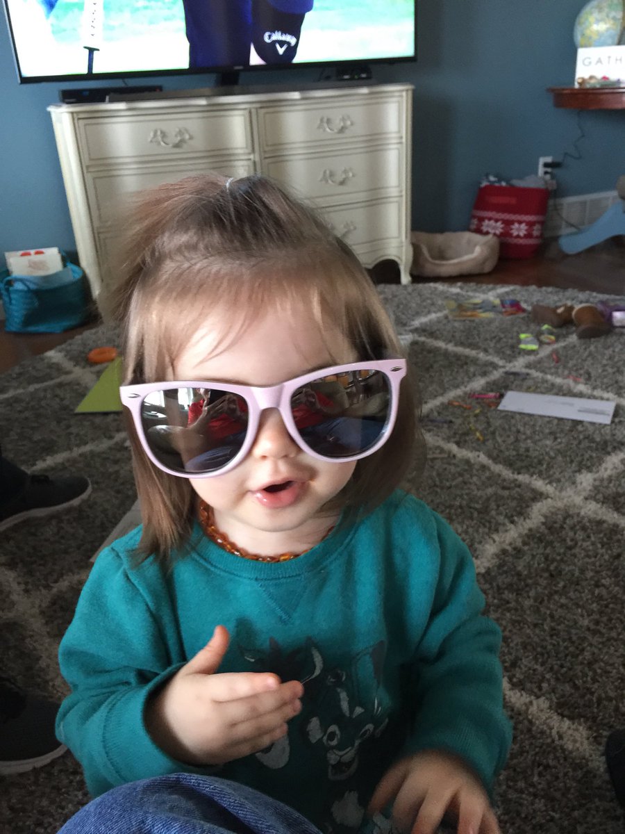 csignguy's tweet photo. She’s a cool customer. https://t.co/eCNWrPTHGG