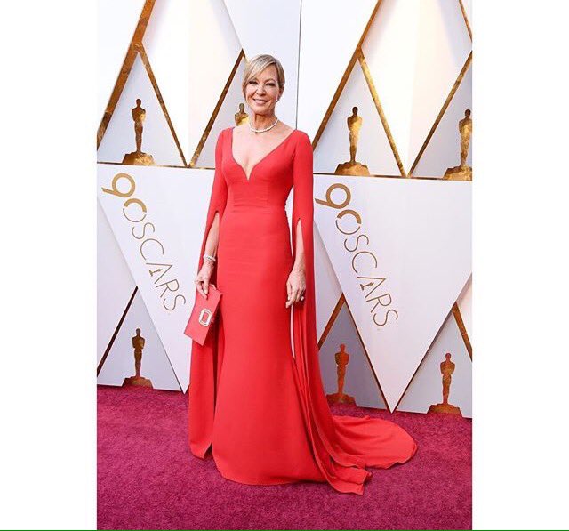 hallyluke's tweet photo. #allisonjanney killing me in this crimson #reemacra - cape sleeves a big carry-over from spring couture shows !!#Oscars2018 #redcarpet #tfsfashiondesign https://t.co/cFuqxoTOwt