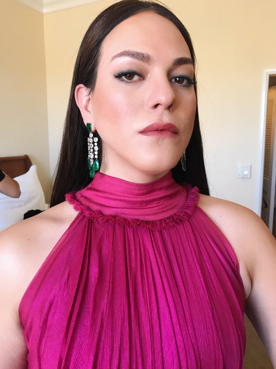 CPH_Artist's tweet photo. #DanielaVega #AFantasticWoman #MakeupByCPH using @chanel.beauty
#Styling by @william_graper for @wmag
#Hair by @edgardonavarroc .
.
#Oscar #RedCarpet #Makeup https://t.co/Qsv4zqp3o2