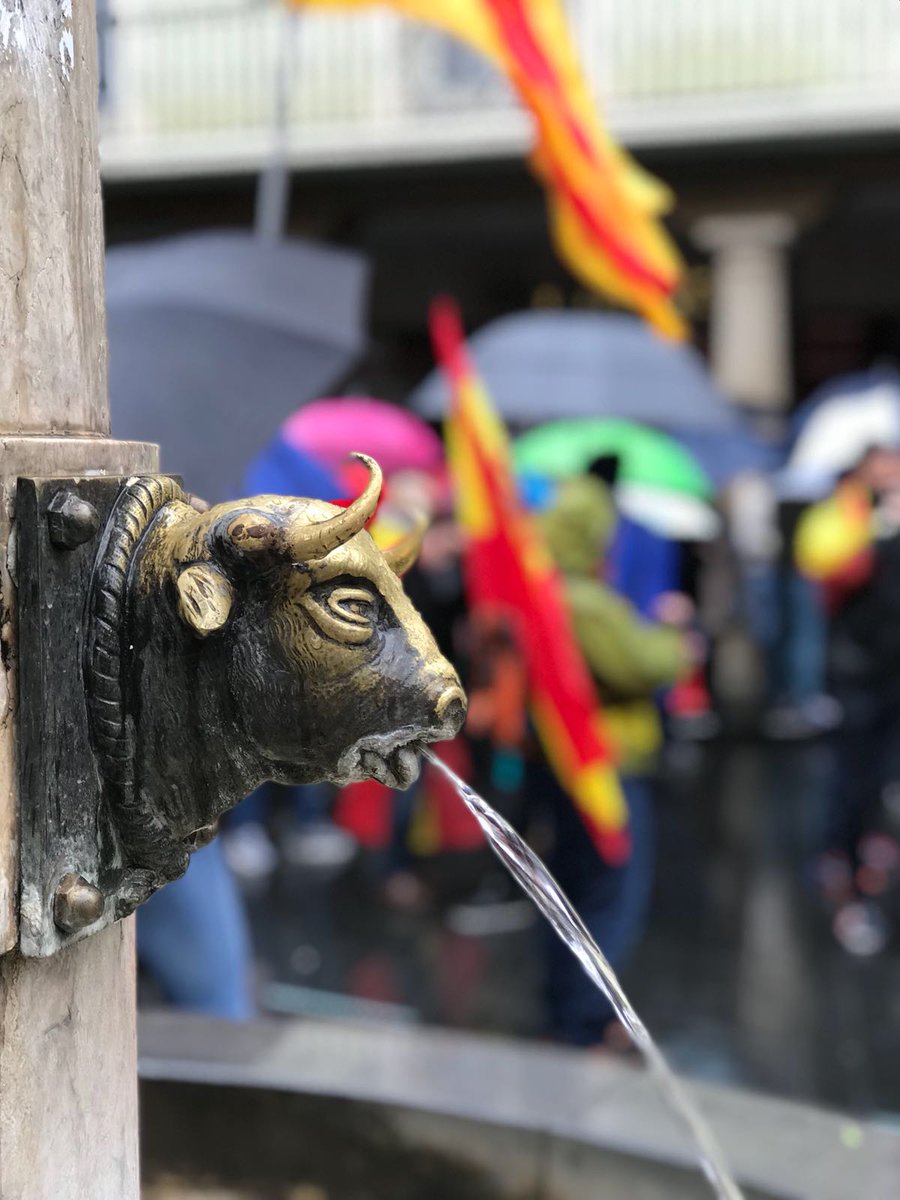 jusapol's tweet photo. #4MTeruel día lluvioso en Teruel...
Aún así asistieron +1000 personas para apoyar la #EquiparacionYa y a los policías nacionales y guardias civiles que lo reivindican. 

Gracias a todos por sumar.

Seguiremos unidos pase lo que pase puesto que la unidad está por encima de todo. https://t.co/lg0JUd1XxZ