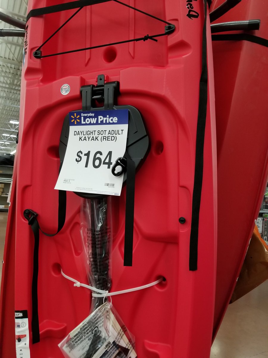 SophieSimmer44's tweet photo. Wow! Can't believe I spotted @lilsimsie in Wal-Mart. https://t.co/1hPyhaOAV0
