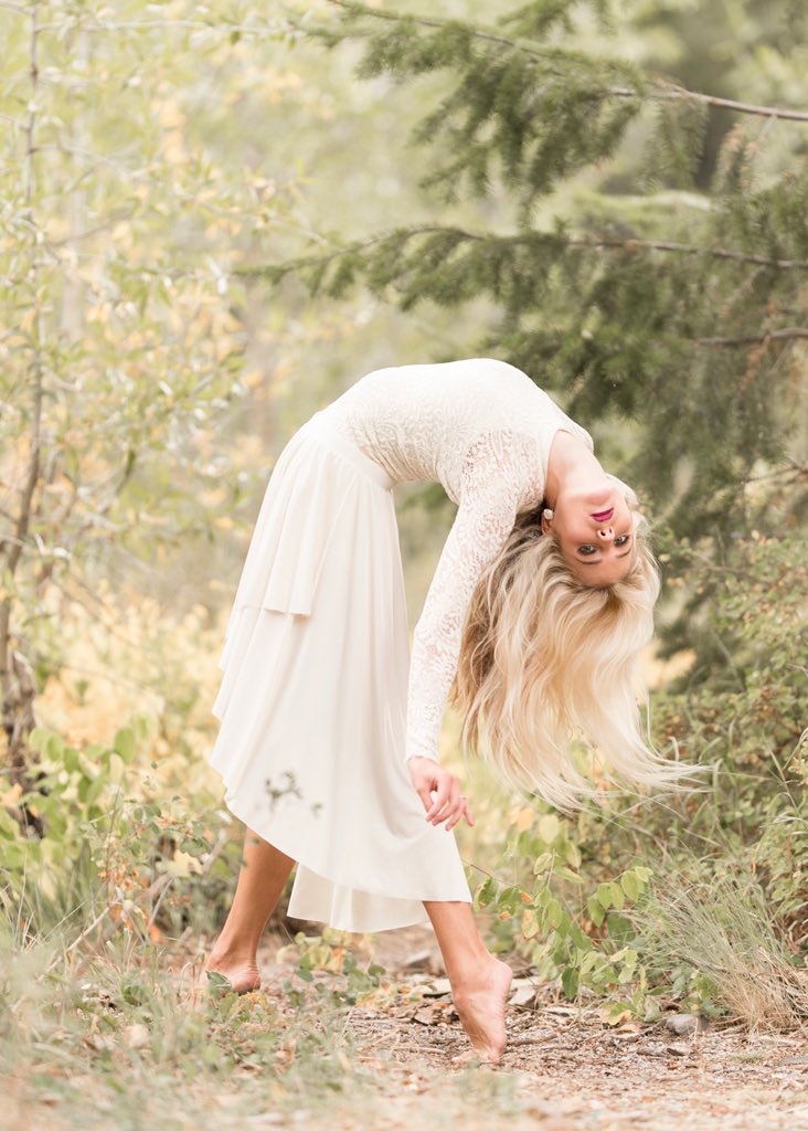 BYUCougarettes's tweet photo. An action shot of our stunning Spotlight Chandler Kimball! @channykimbs #togetherweareY #itsamatterof💙 #noDOubt https://t.co/DbRI3d8xE0