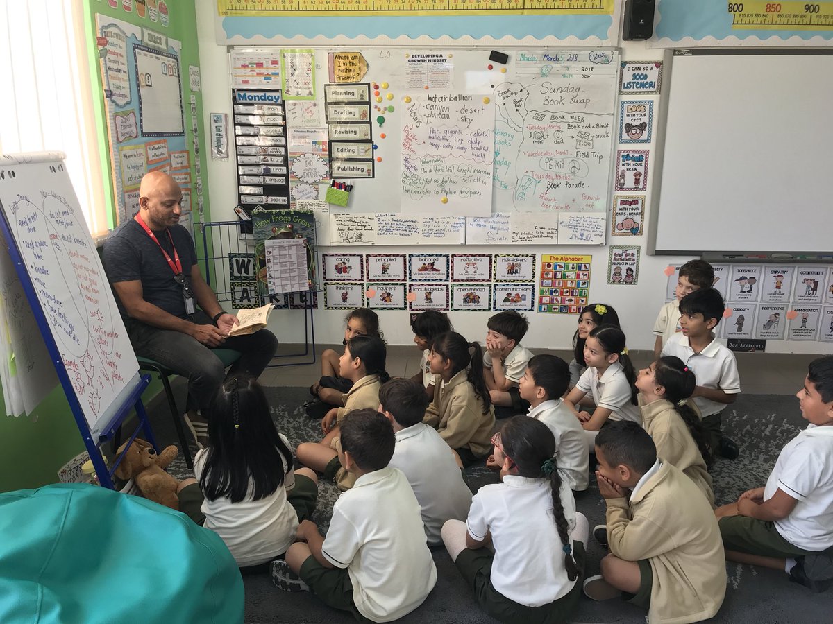 ms_gr8's tweet image. Book Week kicks off with our dads as guest readers 🎉 #BeHappyBeGCS #gcsbookweek