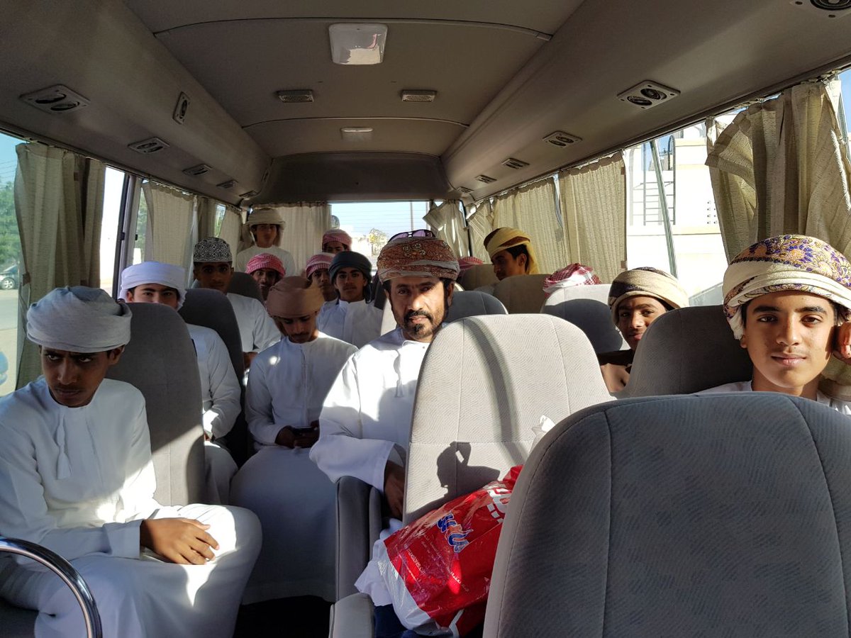 مشاركة طلبة مدرسة قتيبة بن مسلم للتعليم الأساسي في برنامج تحدي عمان وقد انطلقت الرحلة صباح اليوم إلى وادي الأبيض بفريق مكون من ١٨ طالب من الصف العاشر بقيادة الأستاذ جمعة العلوي أخصائي أنشطة مدرسية
