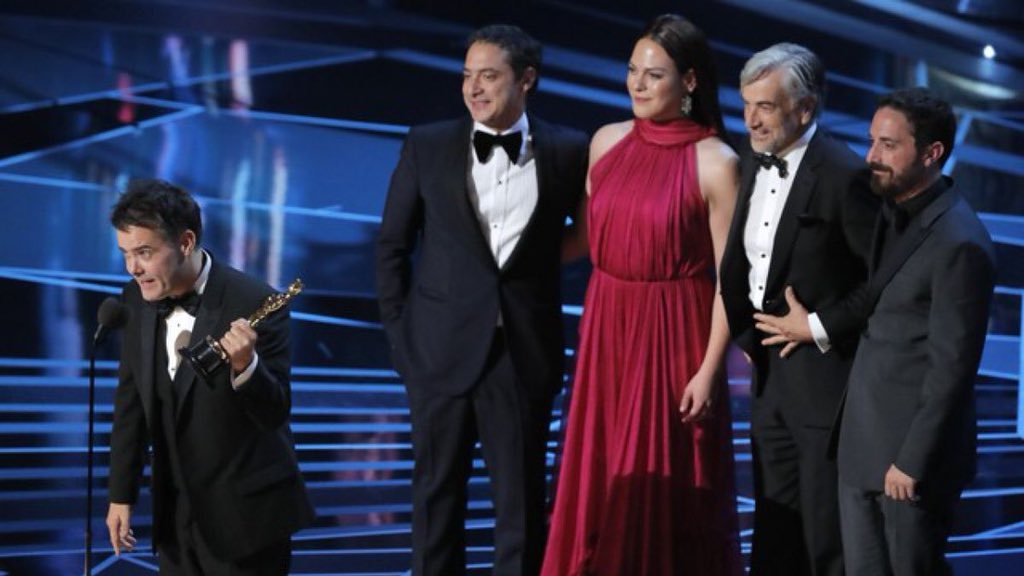 fhelpchilensis's tweet photo. CABRXS NADA ES IMPOSIBLE ¡VIVA CHILE! 👏🏻🇨🇱
#PartyChilensisFtOscars https://t.co/wjkhFEHy84