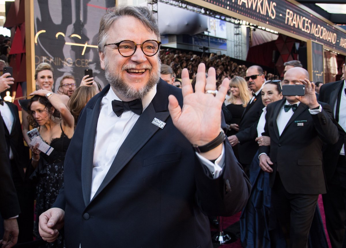 jetseteraqro's tweet photo. Porque somos mexicanos, celebramos la gran noche de @RealGDT en los #Oscars: #TheShapeOfWater Mejor Película. #JetSeteraQro #PorqueSoyMexicano #VivaMéxico Foto: Michael Baker / A.M.P.A.S. https://t.co/KlfmvEF67C