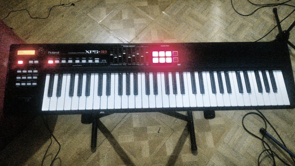 READY roland xps 10 buat kalian yg latihan di <a href="/Aroet_studio/">AROET MUSIC</a> 

Booking via WA: 08987869663