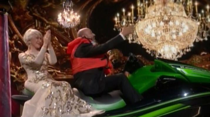 LariCostaj's tweet photo. “...as motos são como Jetskis....” #Oscars https://t.co/F2C1ARPd3u