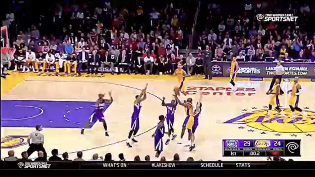 samstaydipped's tweet photo. Miss 1 shot and the nigga talkin bout “cmon bruh wyd” and then this is him on the next play https://t.co/ZFAPM3gN1E