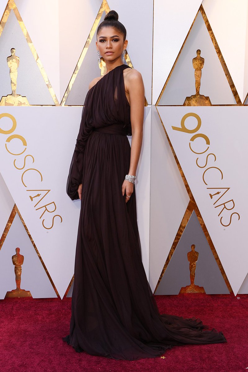 MostWantedMX's tweet photo. Ya llego @Zendaya y no podía decepcionar en un look de tul de @GiambattistaPR para la #RedCarpet de los #Oscars2018 #StarsInStyle #MWMX #CelebrityStyle https://t.co/ayDfqJ06eT