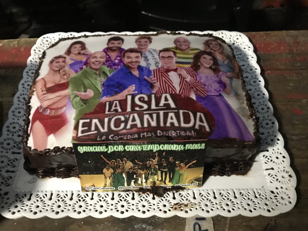 Gracias por la torta de cada año ! Las queremos <a href="/Gracee_55/">GraceVer</a> y todas las demás ❤️