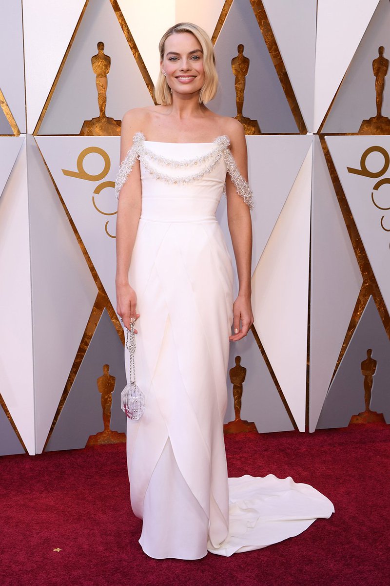 MostWantedMX's tweet photo. Simplemente perfecta @MargotRobbie  en @CHANEL #Oscars2018 #Oscars90 #MWMX #StarsInStyle #CelebrityStyle #BestDressed2018 https://t.co/JQYELiUEZ7