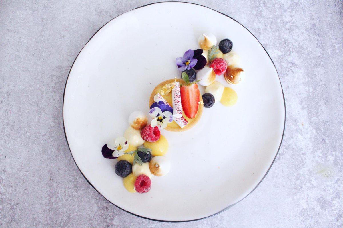 TheBestChefApp's tweet photo. Passion fruit tartlet
By Chef Reut Chen
The Best Chef App: https://t.co/OrLV8Y0SPP
Connecting The Culinary Industry!
#Chef #BestChef #TheBestChef #Israel
#ChefNetwork #BestChefNetwork #TheBestChefNetwork
#chefapp #gourmet #instafood #finedining #culinarytalents #mymuybuenochefs https://t.co/9cgk7Pv5zr